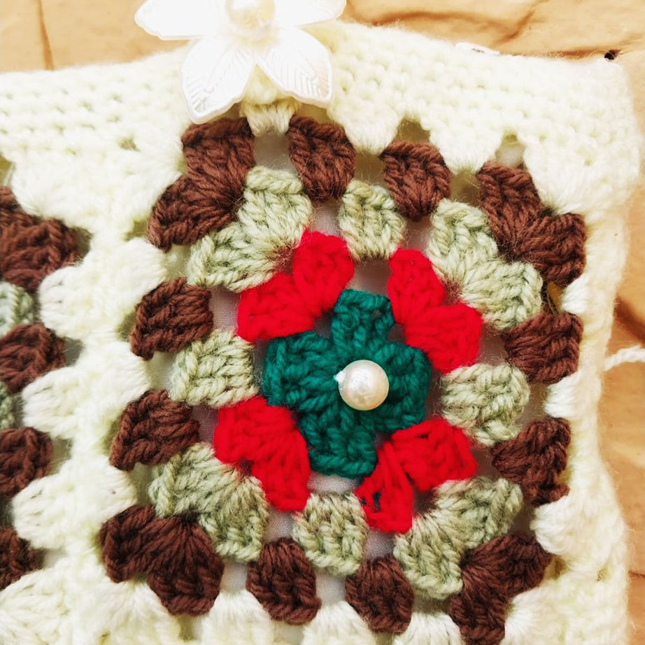 Handmade Crochet Bags for Women: Stylish and Unique Designs : Handmade Crochet Bags with Beautiful Flower Designs